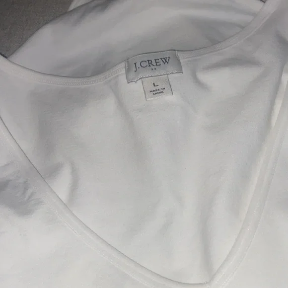 NWOT Sleeveless layering V-neck bodysuit - Picture 2 of 4